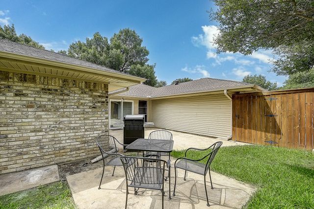 2225 Stone Creek Drive, Plano, TX 75075