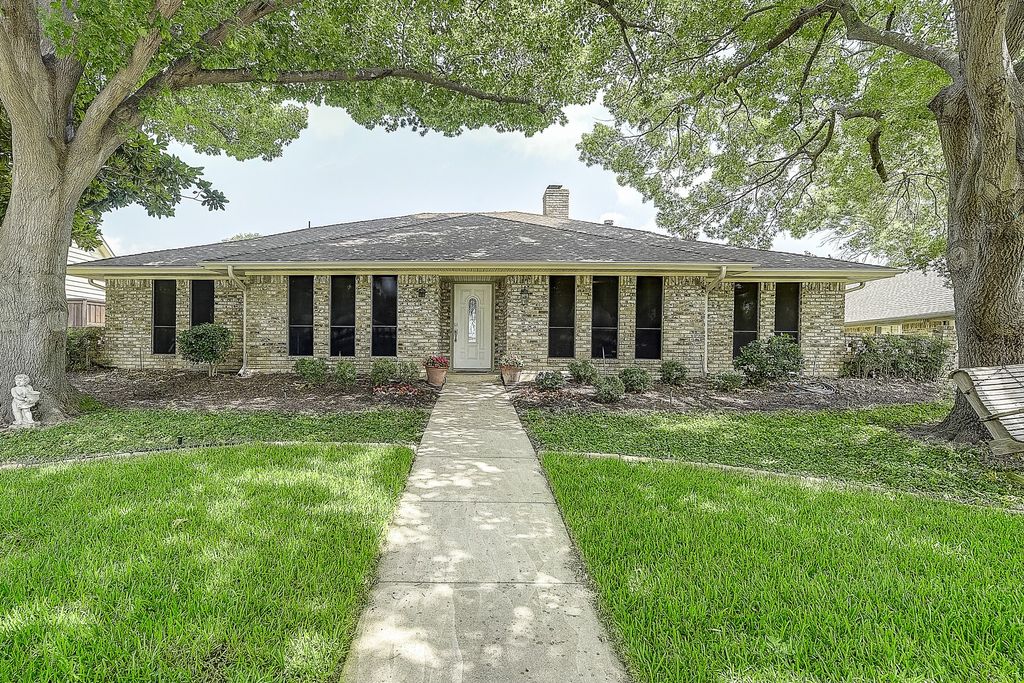 2225 Stone Creek Drive, Plano, TX 75075