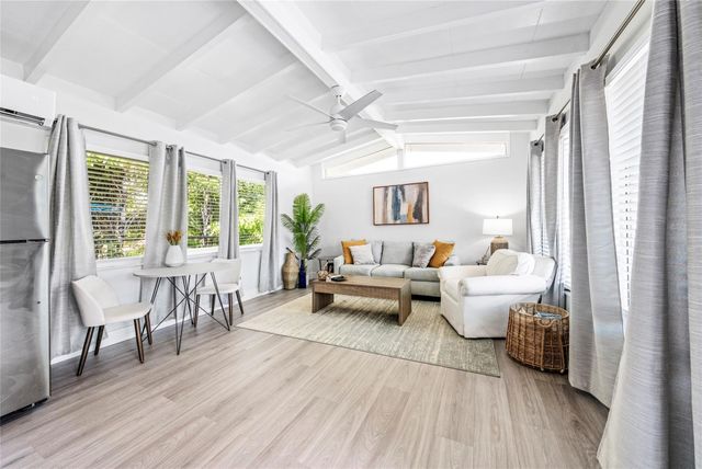 305 Hibiscus Ave, Pompano Beach, FL 33062