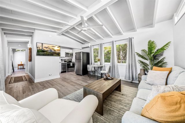 305 Hibiscus Ave, Pompano Beach, FL 33062