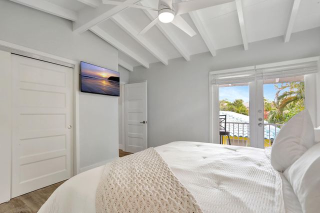 305 Hibiscus Ave, Pompano Beach, FL 33062