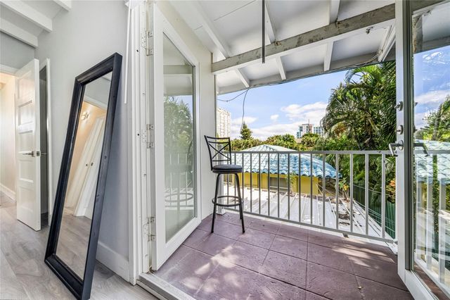 305 Hibiscus Ave, Pompano Beach, FL 33062