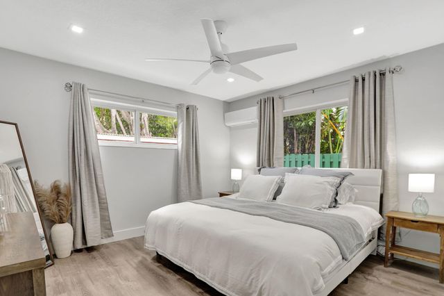 305 Hibiscus Ave, Pompano Beach, FL 33062