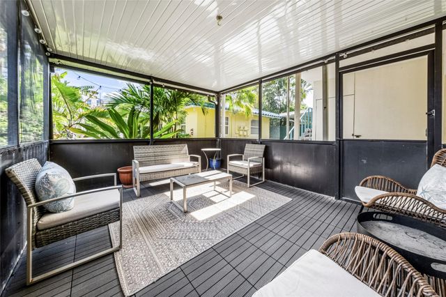 305 Hibiscus Ave, Pompano Beach, FL 33062