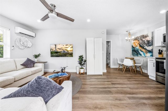 305 Hibiscus Ave, Pompano Beach, FL 33062