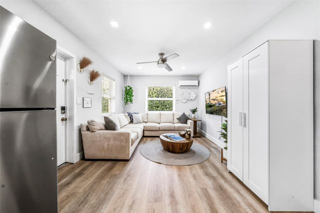 305 Hibiscus Ave, Pompano Beach, FL 33062