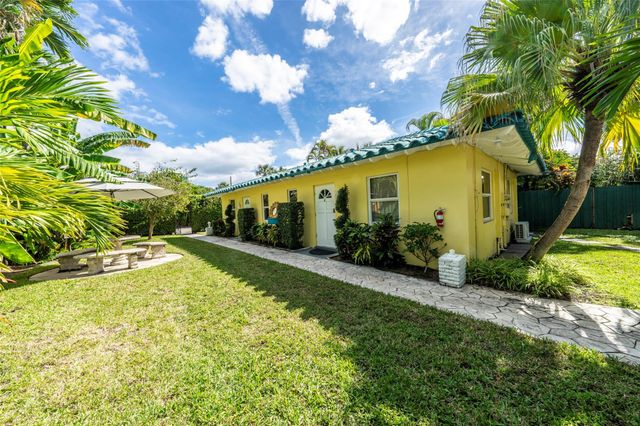 305 Hibiscus Ave, Pompano Beach, FL 33062