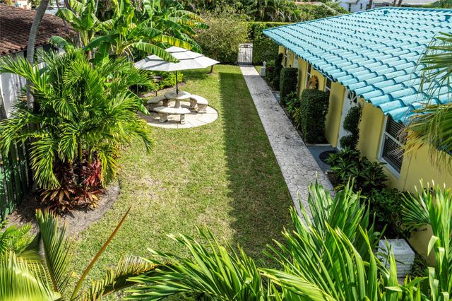 305 Hibiscus Ave, Pompano Beach, FL 33062