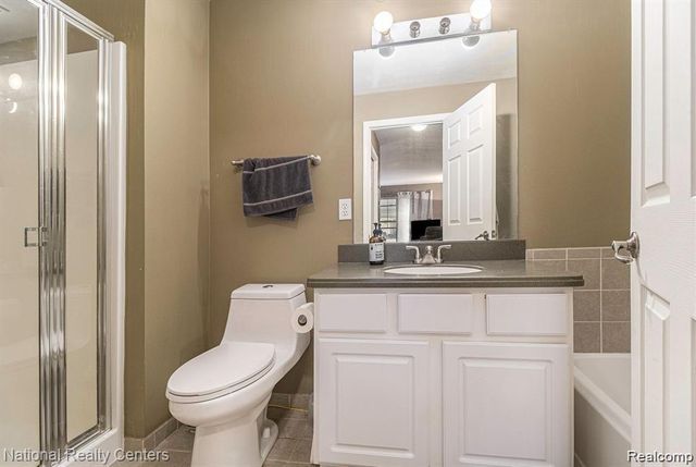 3082 Camden Drive, Troy, MI 48084