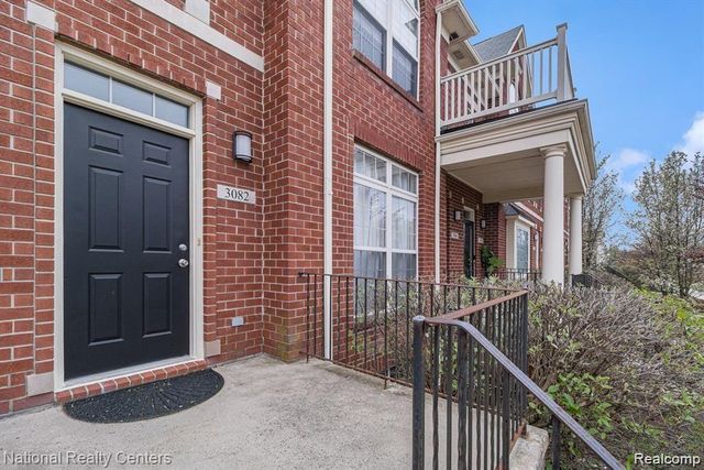 3082 Camden Drive, Troy, MI 48084