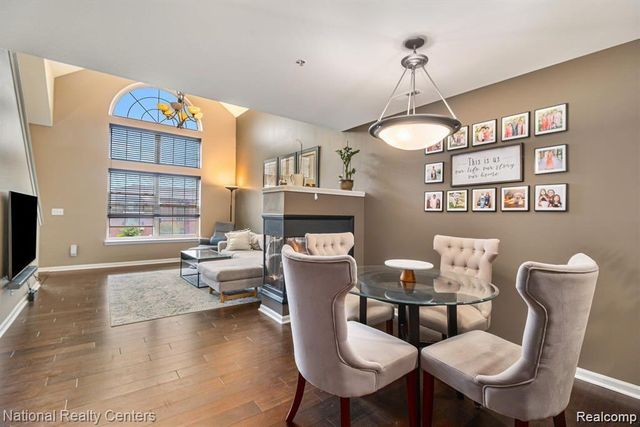 3082 Camden Drive, Troy, MI 48084