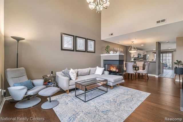 3082 Camden Drive, Troy, MI 48084