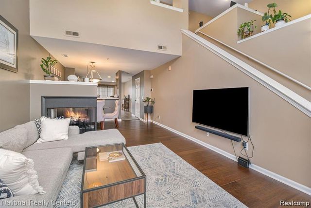 3082 Camden Drive, Troy, MI 48084