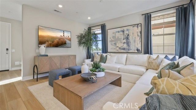 695 Guy Turner Drive, Camarillo, CA 93010