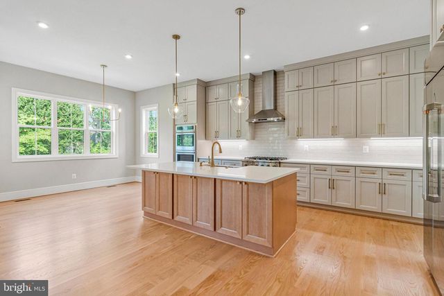 2300 MERIDIAN ST, Falls Church, VA 22046