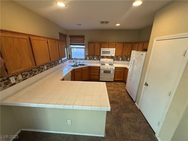 5444 Pipers Stone Street, North Las Vegas, NV 89031