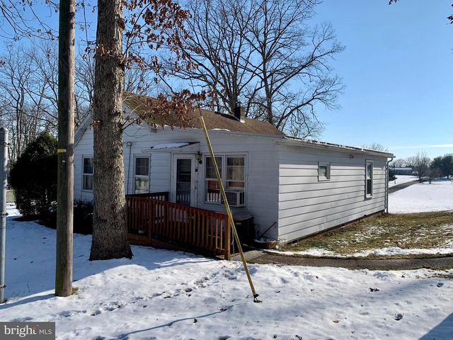 441 PINE RD, Hamburg, PA 19526