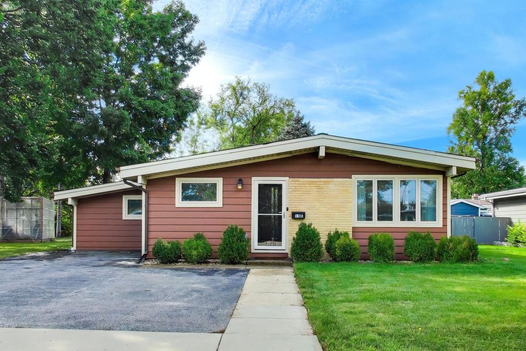 15 E Jeffery Avenue, Wheeling, IL 60090 — exterior