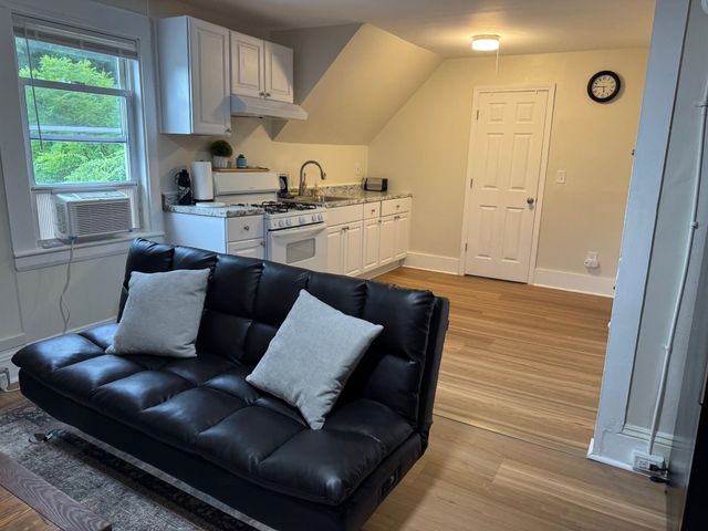 272 Front Street, Manchester, NH 03102