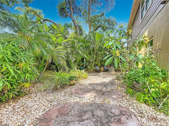 4616 W INGRAHAM STREET, Tampa, FL 33616