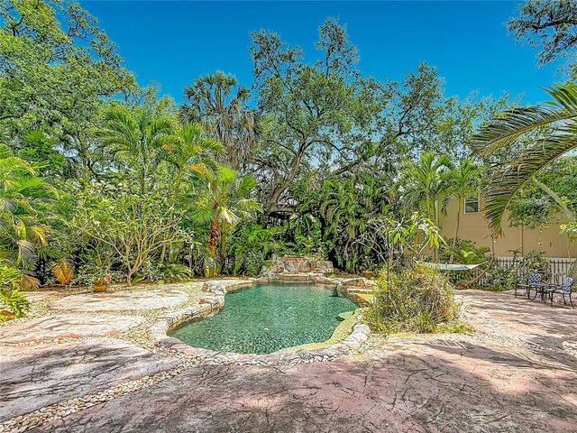 4616 W INGRAHAM STREET, Tampa, FL 33616