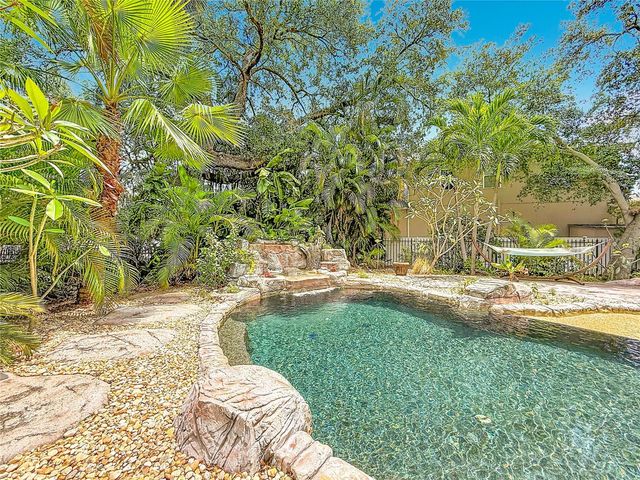4616 W INGRAHAM STREET, Tampa, FL 33616