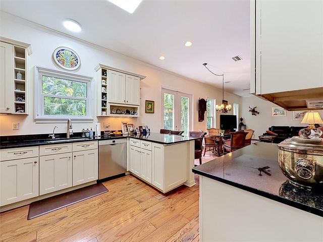 4616 W INGRAHAM STREET, Tampa, FL 33616