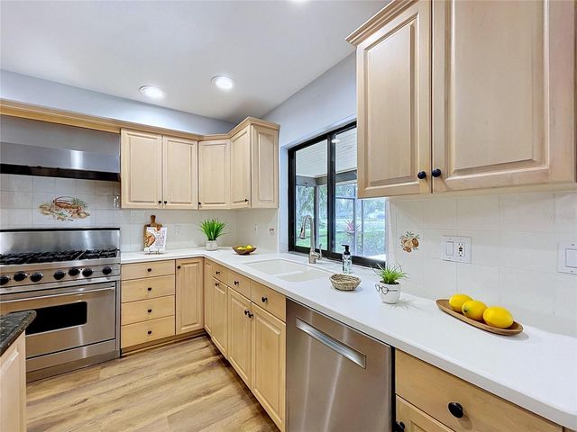 1711 MAGDALENE MANOR DRIVE, Tampa, FL 33613