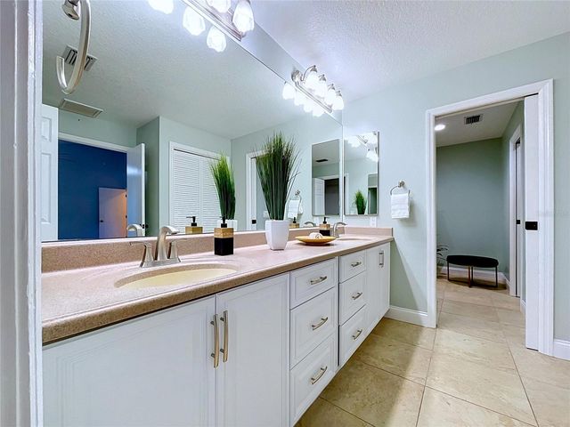 1711 MAGDALENE MANOR DRIVE, Tampa, FL 33613