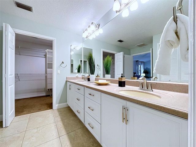 1711 MAGDALENE MANOR DRIVE, Tampa, FL 33613