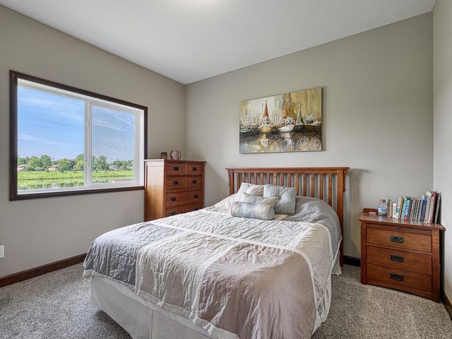 6024 158th Street W, Apple Valley, MN 55124