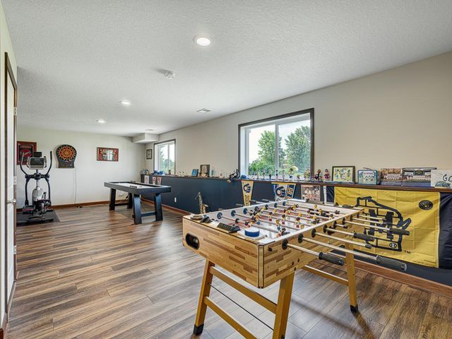 6024 158th Street W, Apple Valley, MN 55124