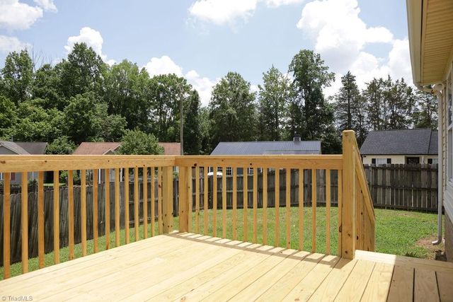 2109 Carlisle Way, High Point, NC 27265