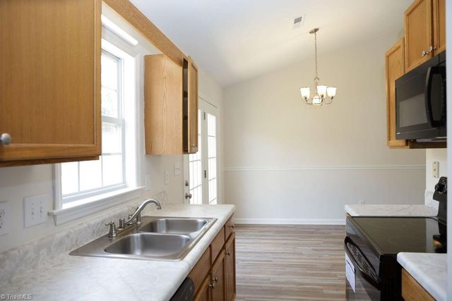 2109 Carlisle Way, High Point, NC 27265