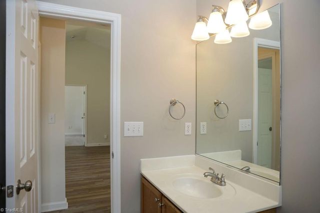 2109 Carlisle Way, High Point, NC 27265