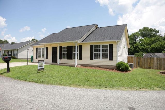 2109 Carlisle Way, High Point, NC 27265