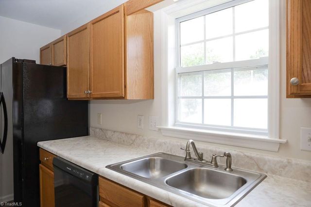 2109 Carlisle Way, High Point, NC 27265