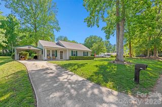 5821 Rowan Way, Charlotte, NC 28214