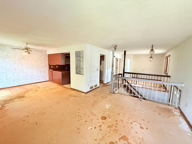 8265 Cypress Lane, Eden Prairie, MN 55347