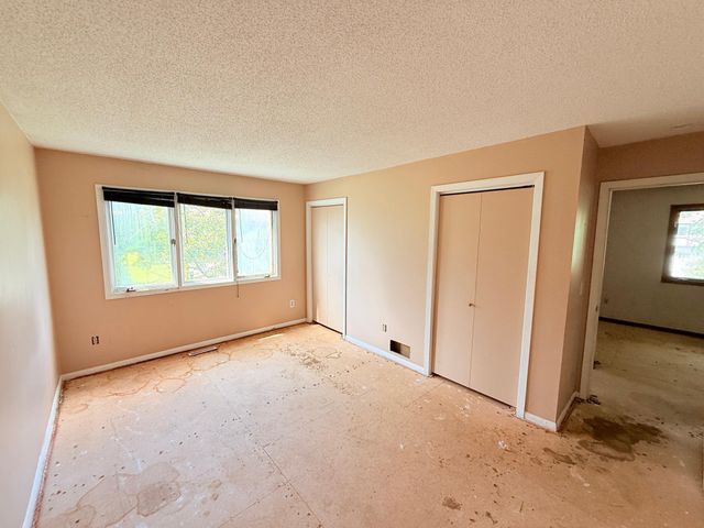 8265 Cypress Lane, Eden Prairie, MN 55347