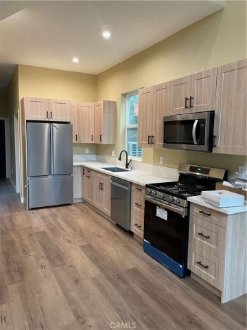 18815 Hart Street, Reseda, CA 91335