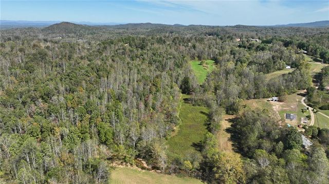 179 Glenn Carlton Road, Boomer, NC 28606