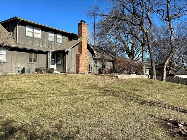 6901 W 101st Street, Overland Park, KS 66212