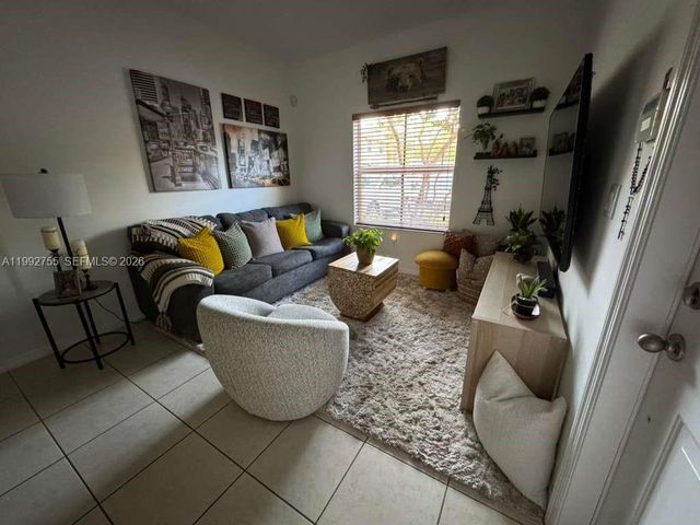 1083 SW 143 Avenue 1206, Pembroke Pines, FL 33027