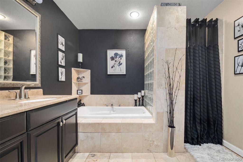 Image 28 of property listing at 6691 S Abilene Way, Centennial, CO 80111