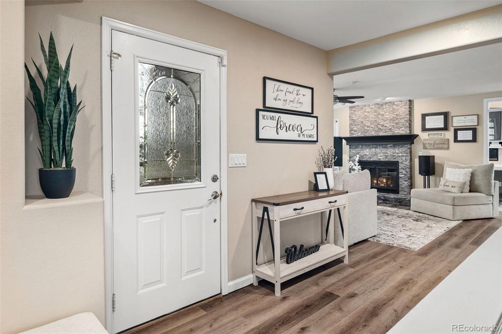 Image 3 of property listing at 6691 S Abilene Way, Centennial, CO 80111