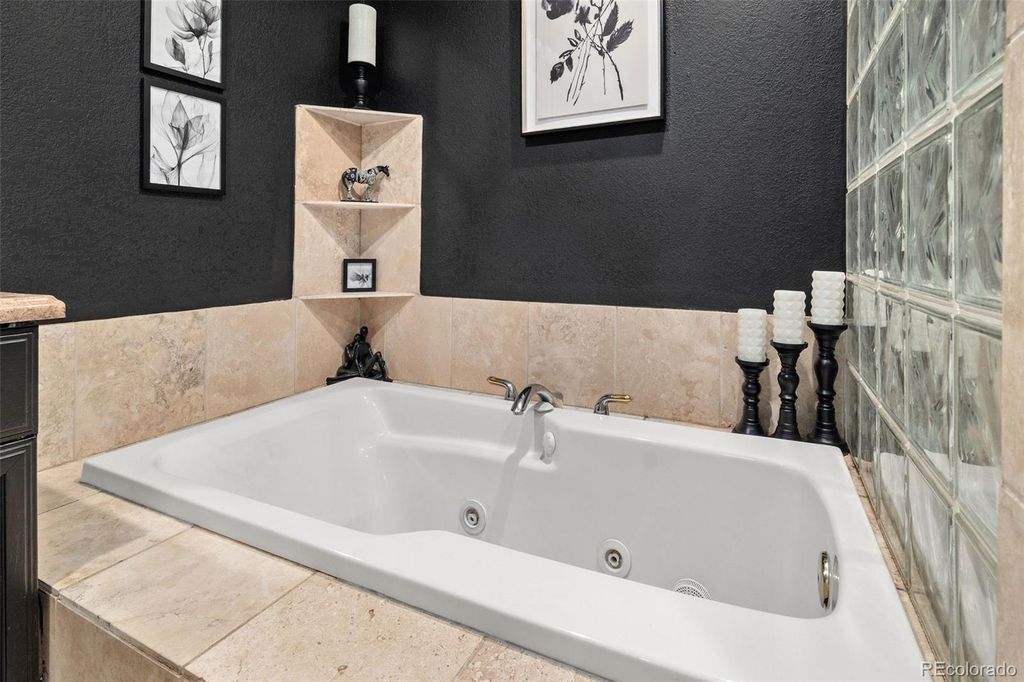 Image 30 of property listing at 6691 S Abilene Way, Centennial, CO 80111
