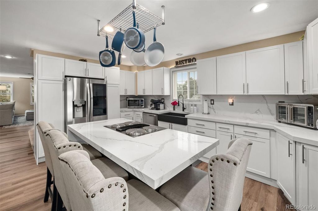 Image 7 of property listing at 6691 S Abilene Way, Centennial, CO 80111