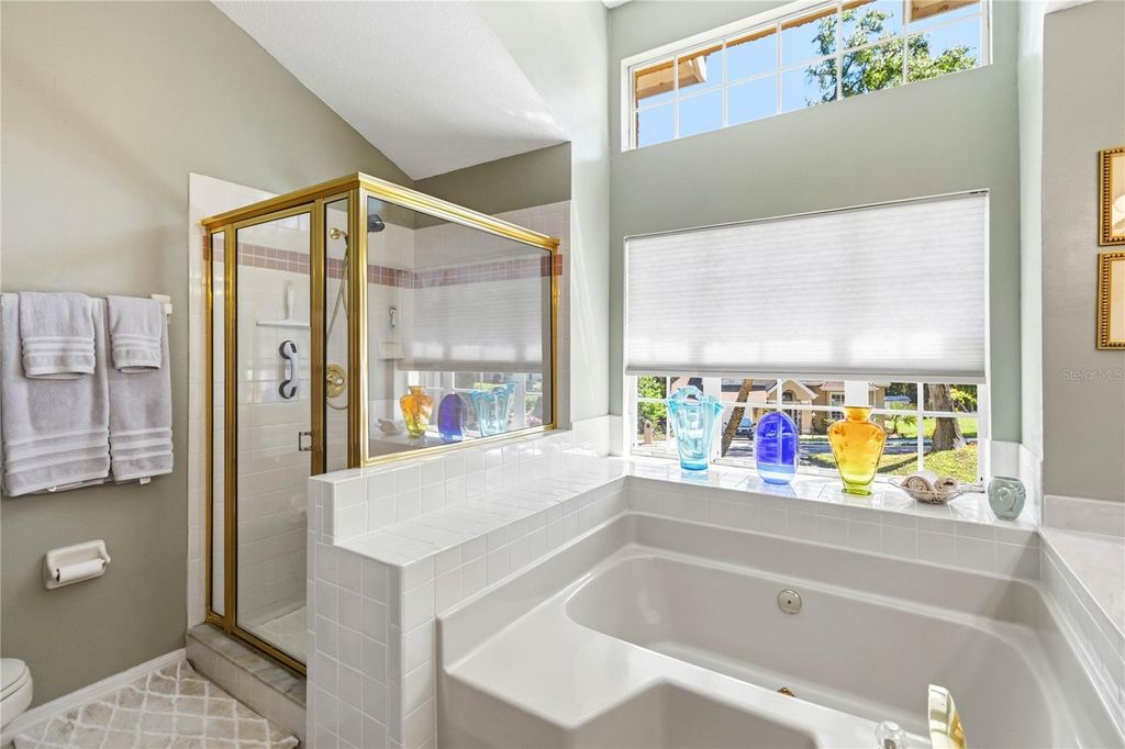 Image 19 of property listing at 2043 SAWGRASS DRIVE, Apopka, FL 32712