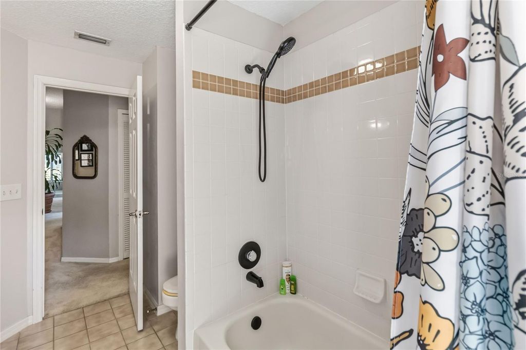 Image 24 of property listing at 2043 SAWGRASS DRIVE, Apopka, FL 32712